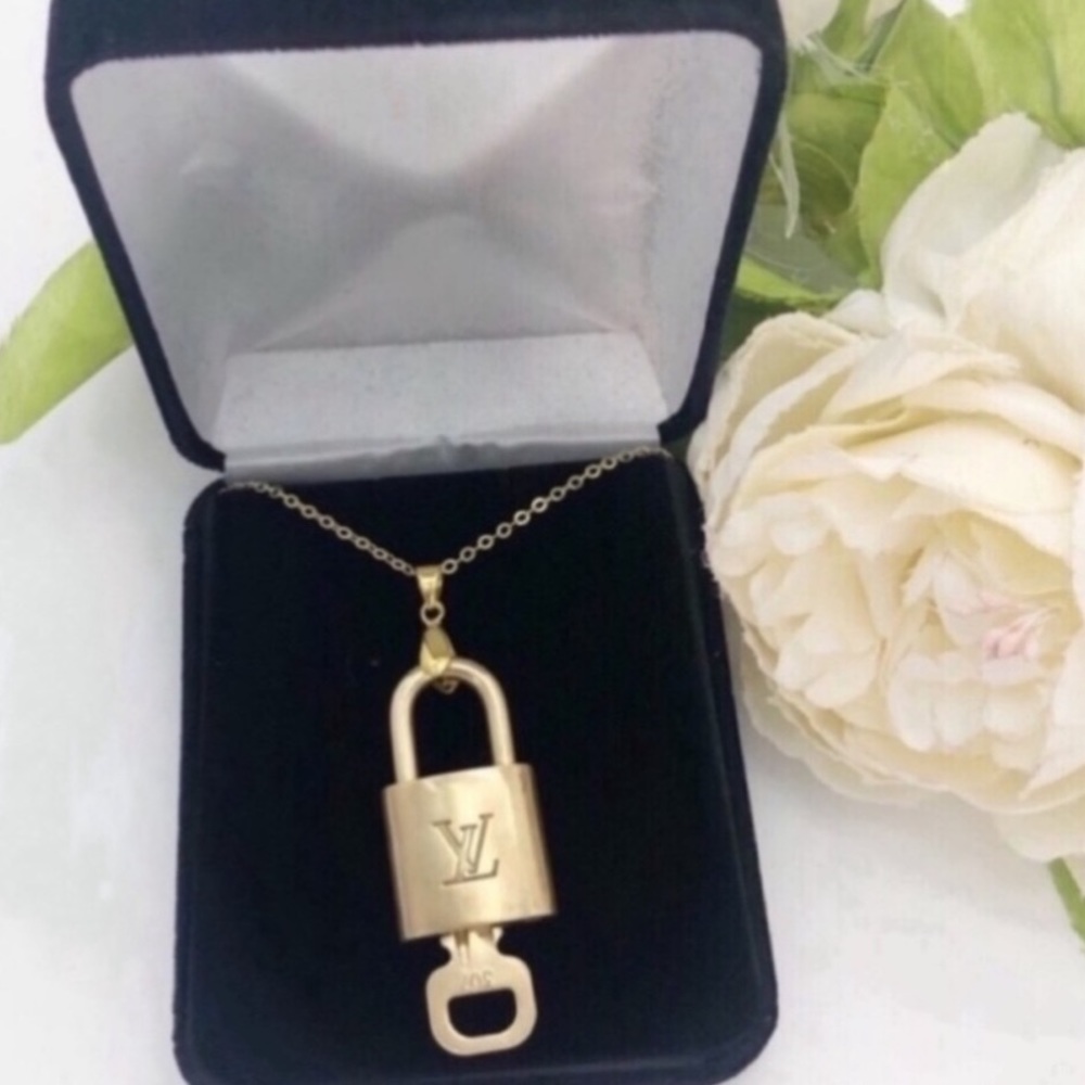 Louis Vuitton lock & key with gold necklace